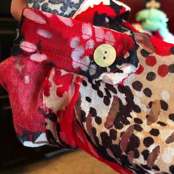 Beautiful Ruby Rd. sheer top, button front - Picture 3 of 3